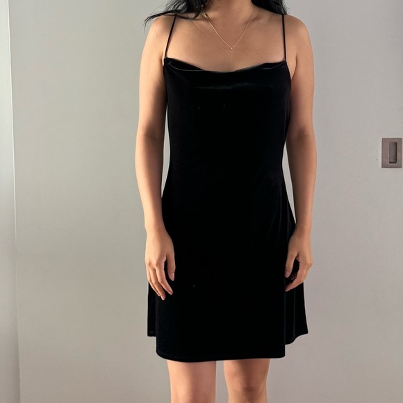 Little black dress - Picture 2 of 3